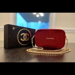 Chanel Holiday 2020 Red Crossbody Makeup Bag!